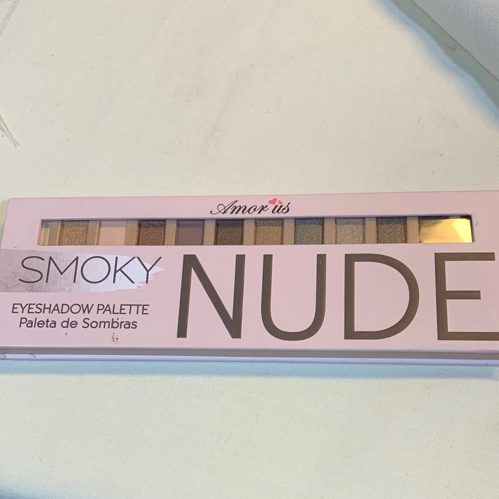 Smoky Nude Eyeshadow Palette (P275)